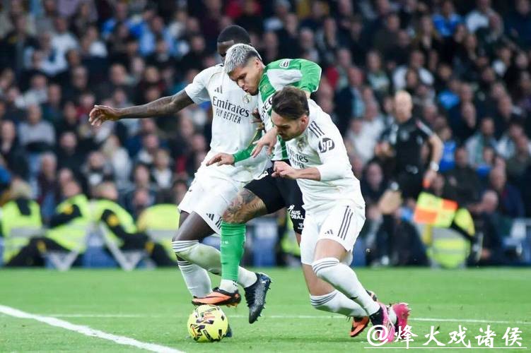 西甲 | 贡萨洛“帽子戏法” 皇马5:1大胜贝蒂斯 西甲 | 贡萨洛“帽子戏法” 皇马5:1大胜贝蒂斯